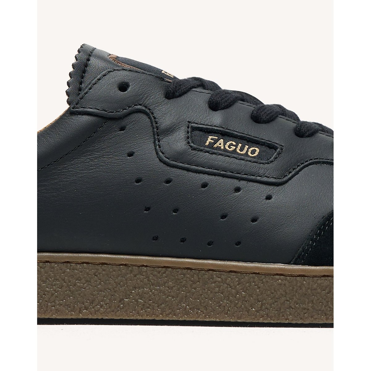 Baskets basses en cuir noir, FAGUO