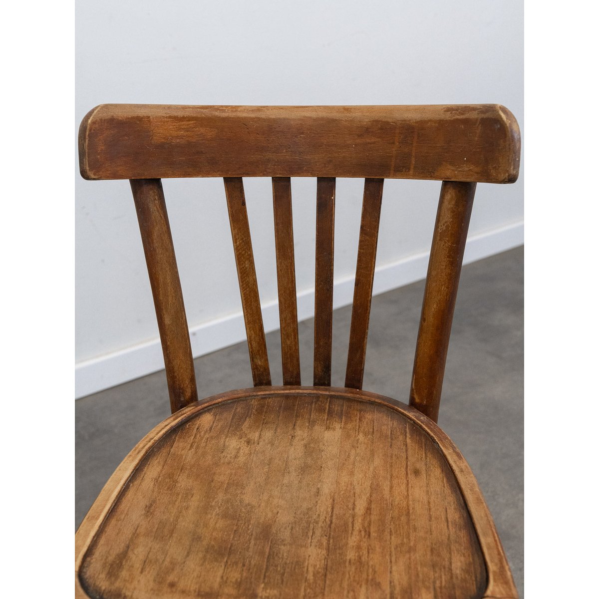 Lot de 4 chaises en bois Luterma Claude N°1365 - Bon état bois foncé, DEBONGOUT