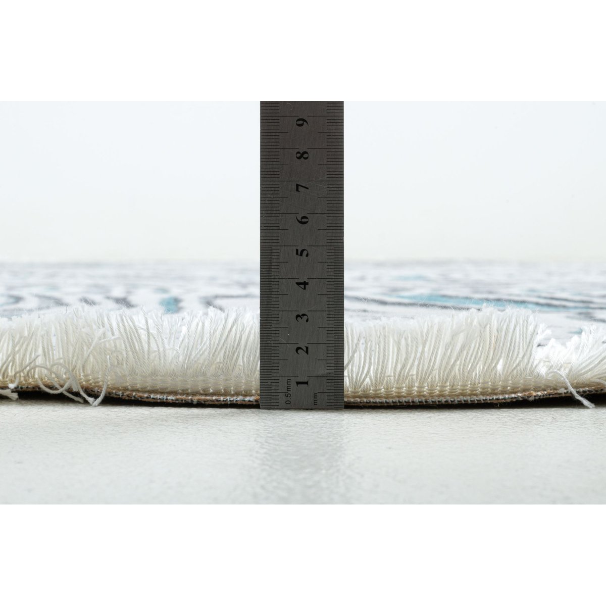 Tapis tissé à la machine en polyester blanc multi, THEKO