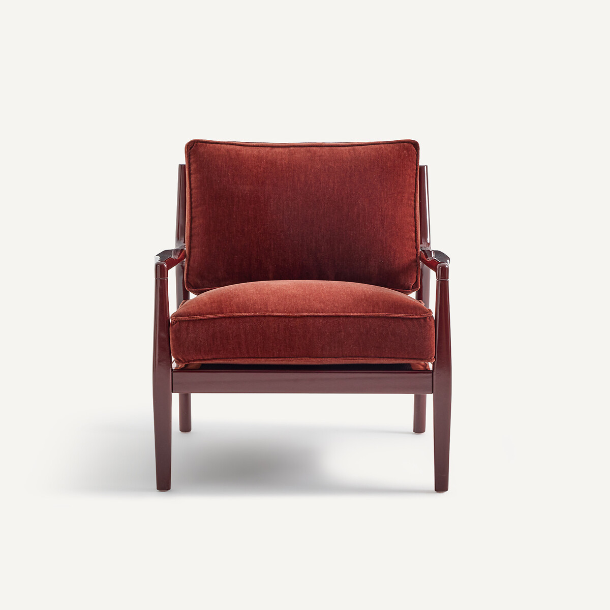 Sillón de terciopelo con estructura lacada, Dilma rojo birmano, AM.PM