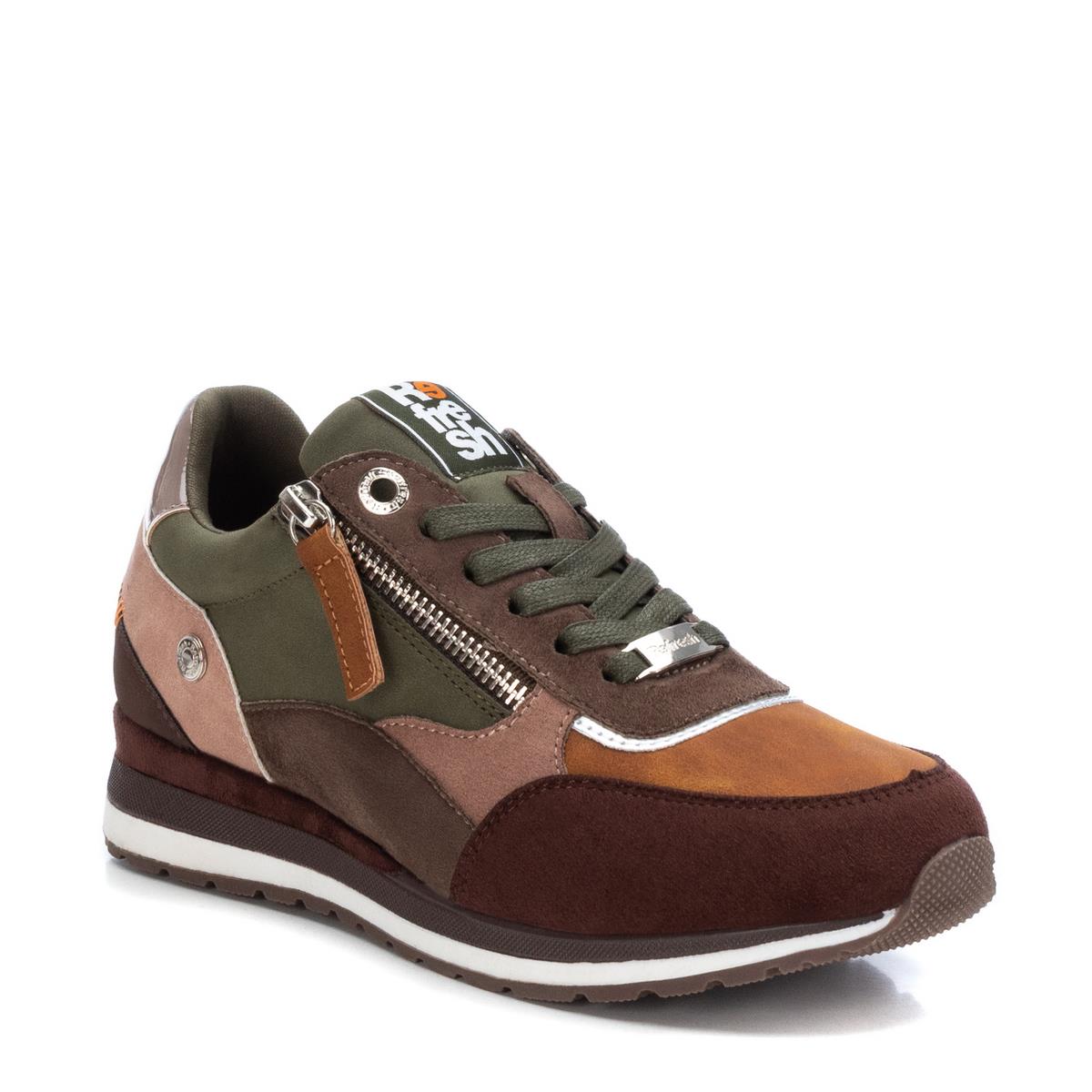 Baskets plate avec semelle en caoutchouc kaki, REFRESH