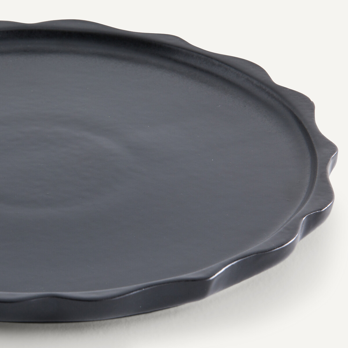 Lot de 4 assiettes plates en grès émaillé, Arigato noir, AM.PM