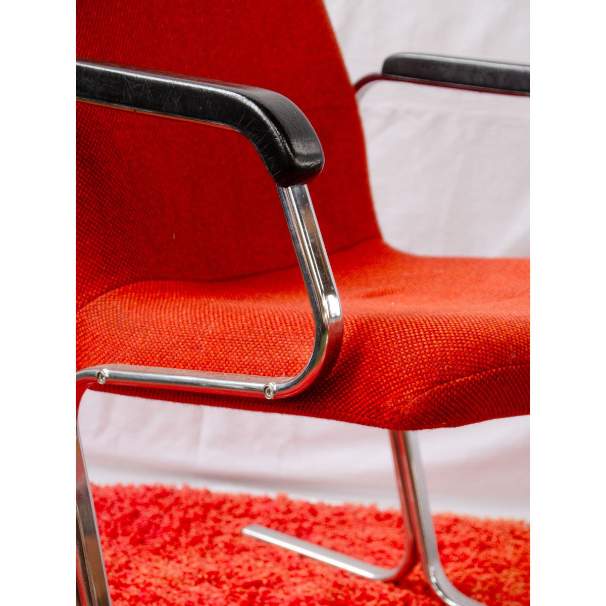 Fauteuil en tissu et skaï Jakob N°1435 - Bon état noir, DEBONGOUT