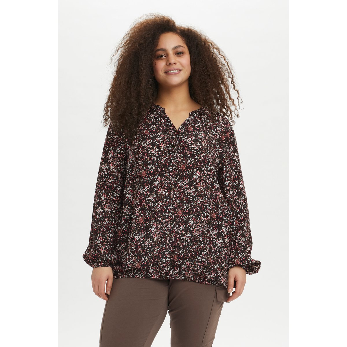 Blouse with long sleeve noir rouge floral, KAFFE CURVE