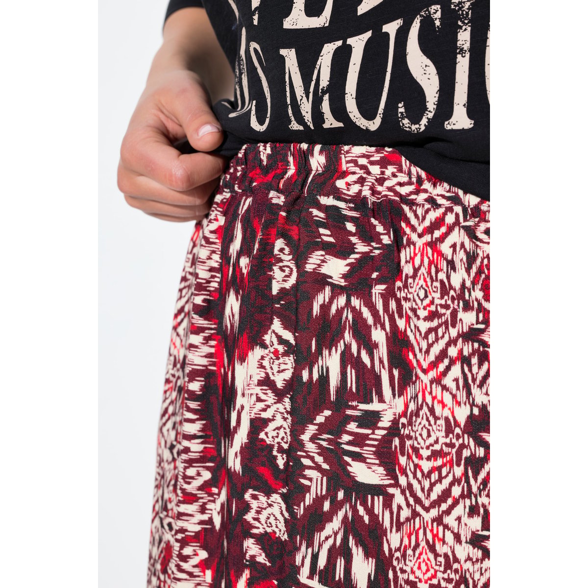 Jupe maxi avec ceinture élastique et motif rouge cerise foncé, ULLA POPKEN