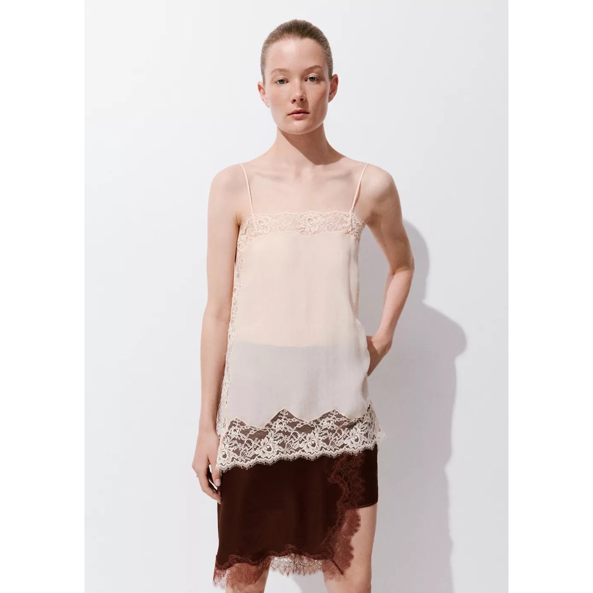Jupe lingerie en dentelle orange brûlé, MANGO