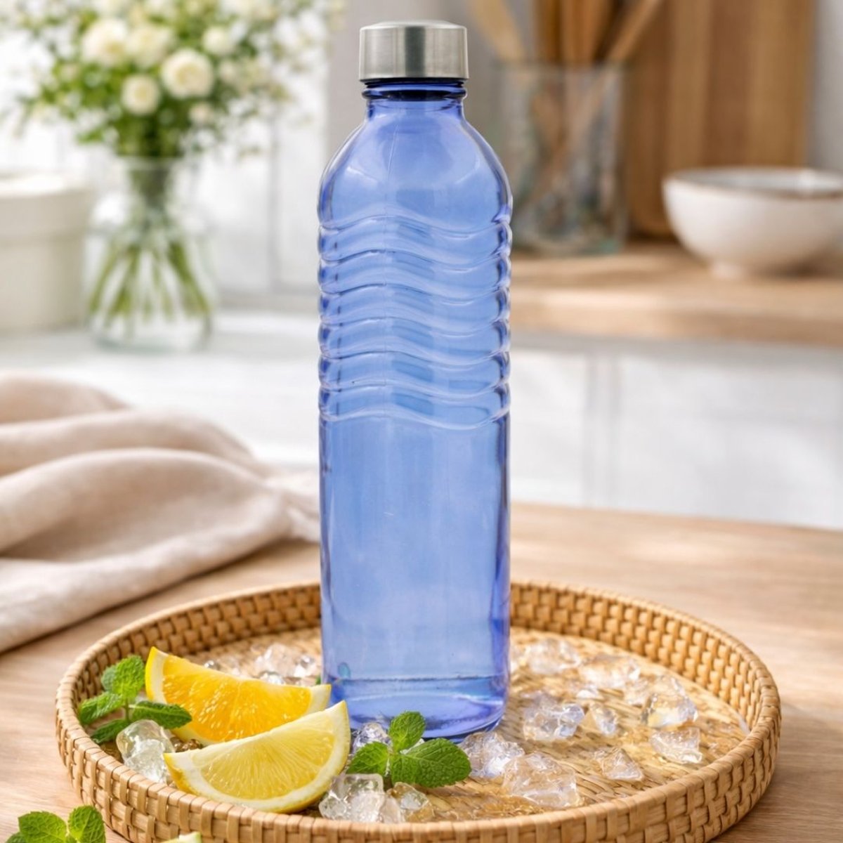 Bouteille bleue en verre coloré, GLOUPOP bleu, ARTIME