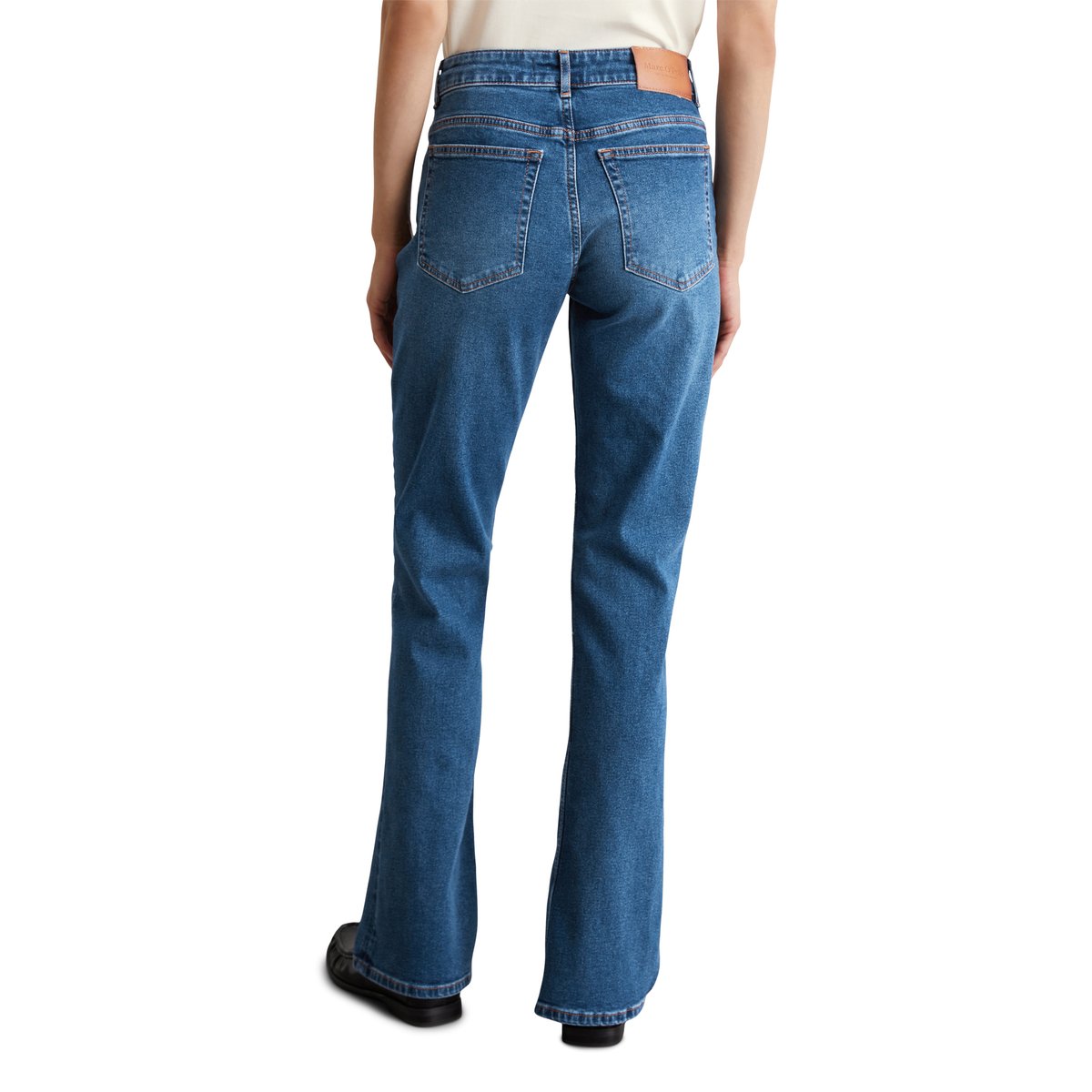 Jeans modèle Kiruna flared en coton organique mélangé stretch bleu foncé, MARC O'POLO