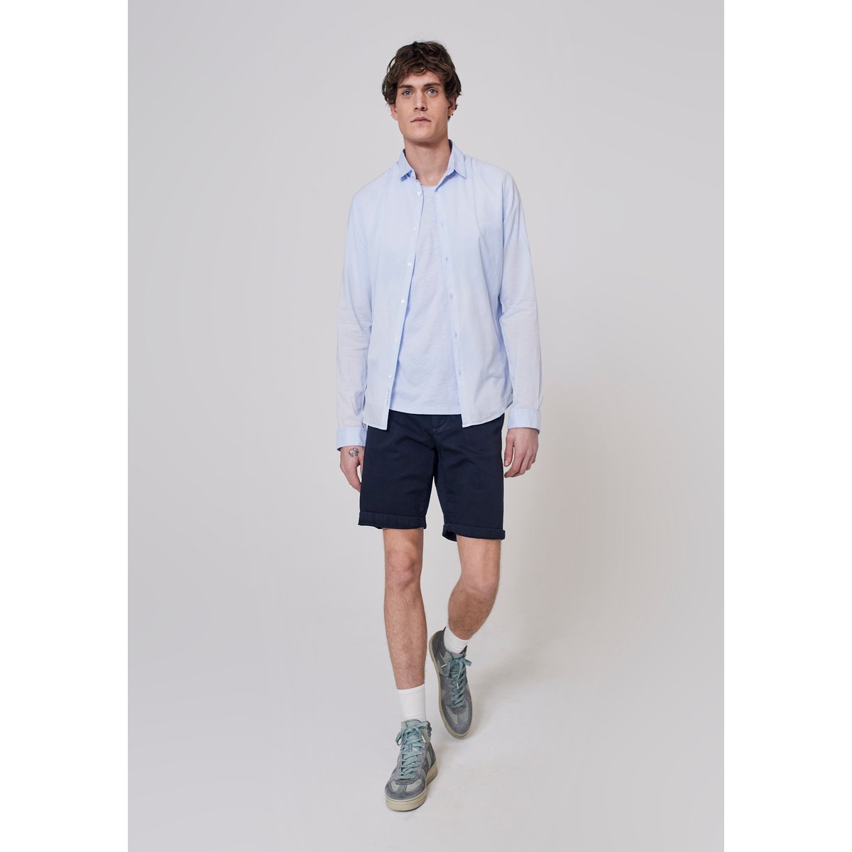 Bermuda CHINO blanc, bleu marine, IKKS