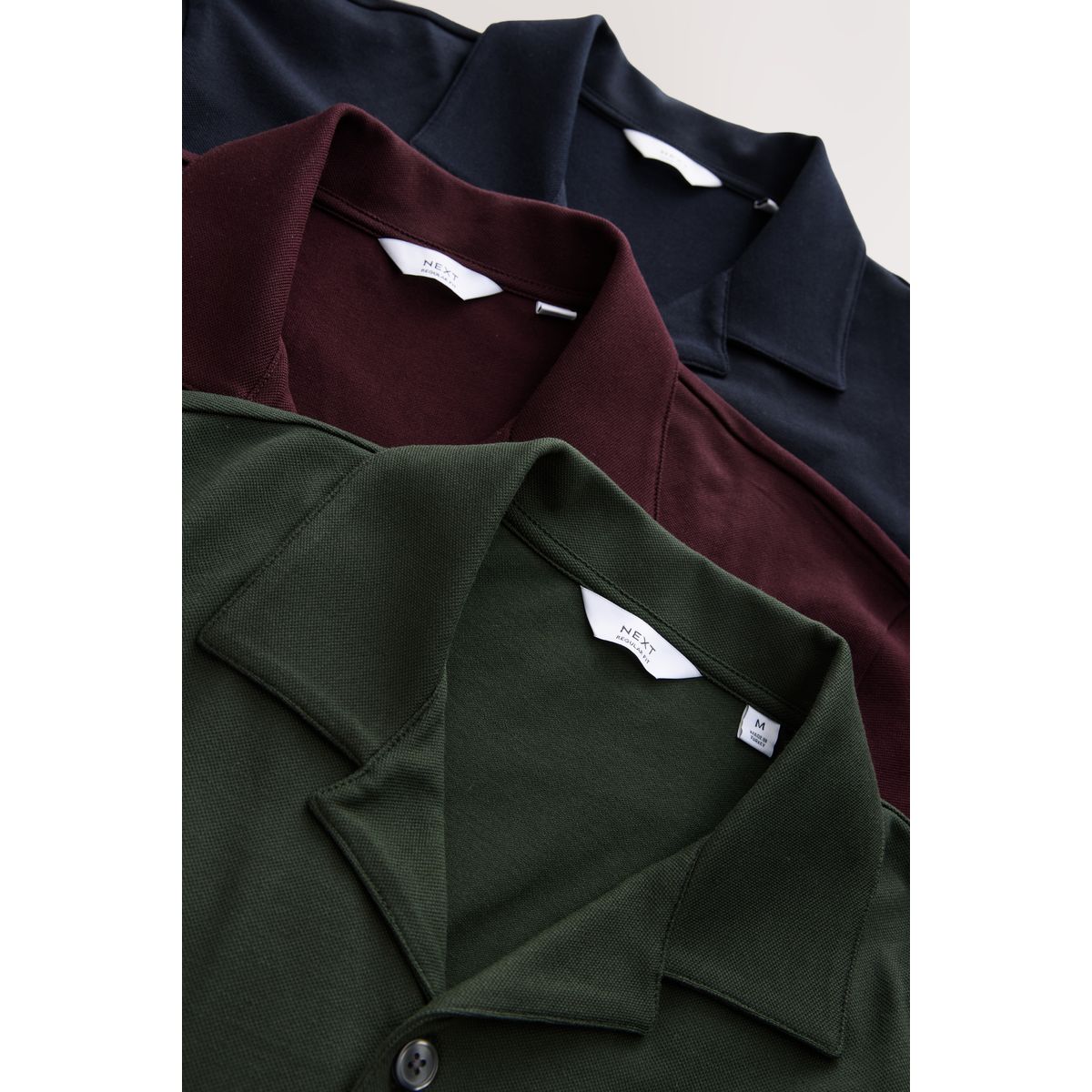 Chemise à manches courtes en piqué, lot de 3 rouge bordeaux/bleu marine/vert olive, NEXT