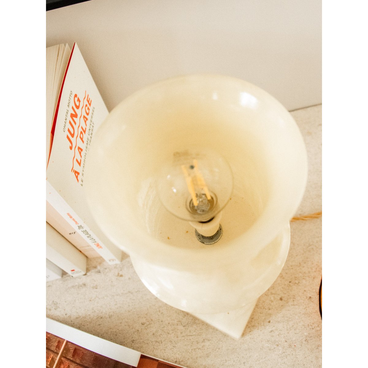 Grande lampe à poser en albâtre Suzanne N°487 - Bon état jaune, DEBONGOUT