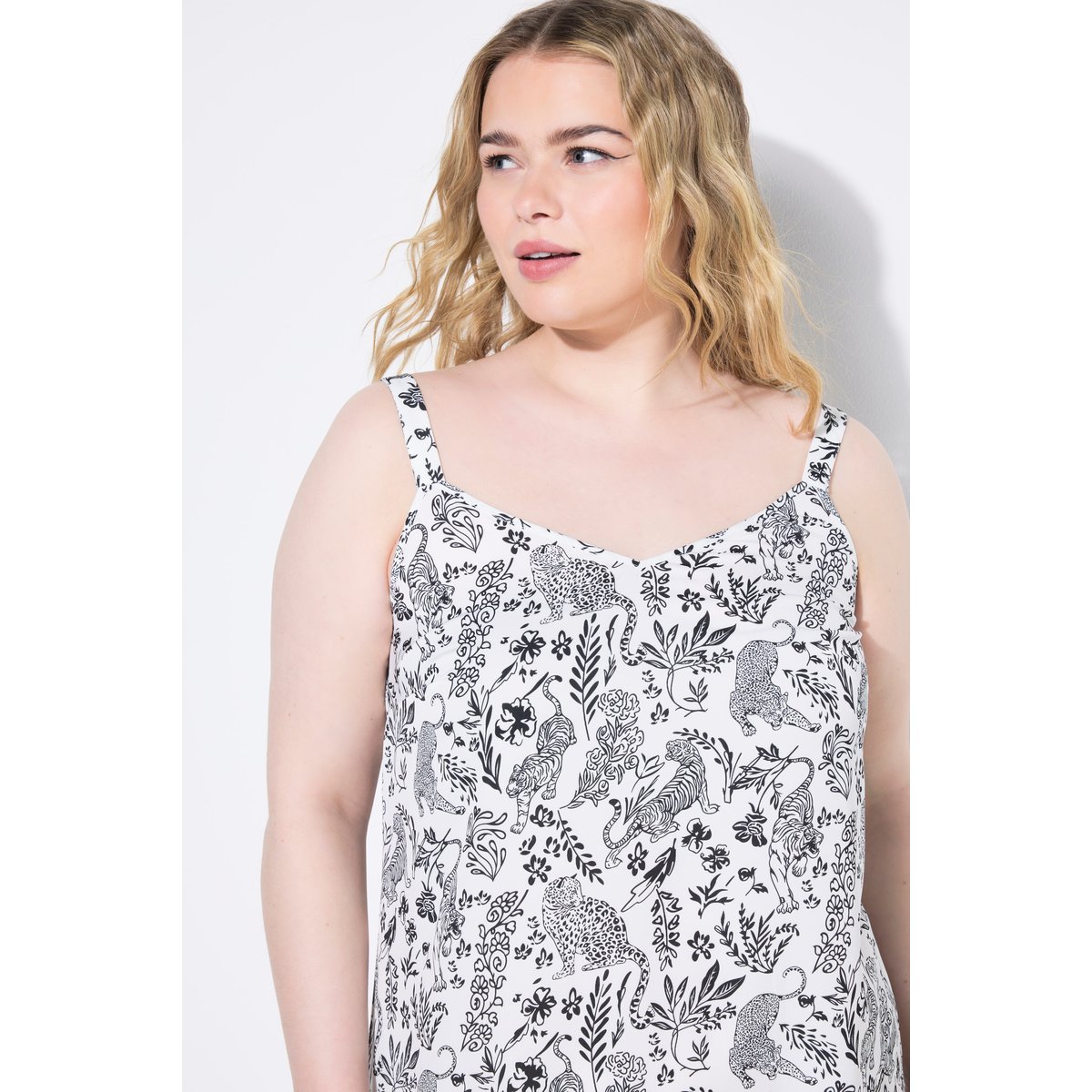 Robe maxi en satin, coupe évasée blanc cassé, STUDIO UNTOLD