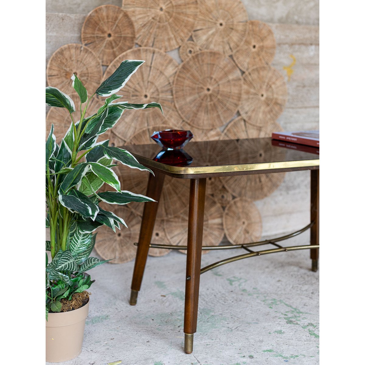 Légante table basse Donna N°1578 - Bon état bois foncé, DEBONGOUT