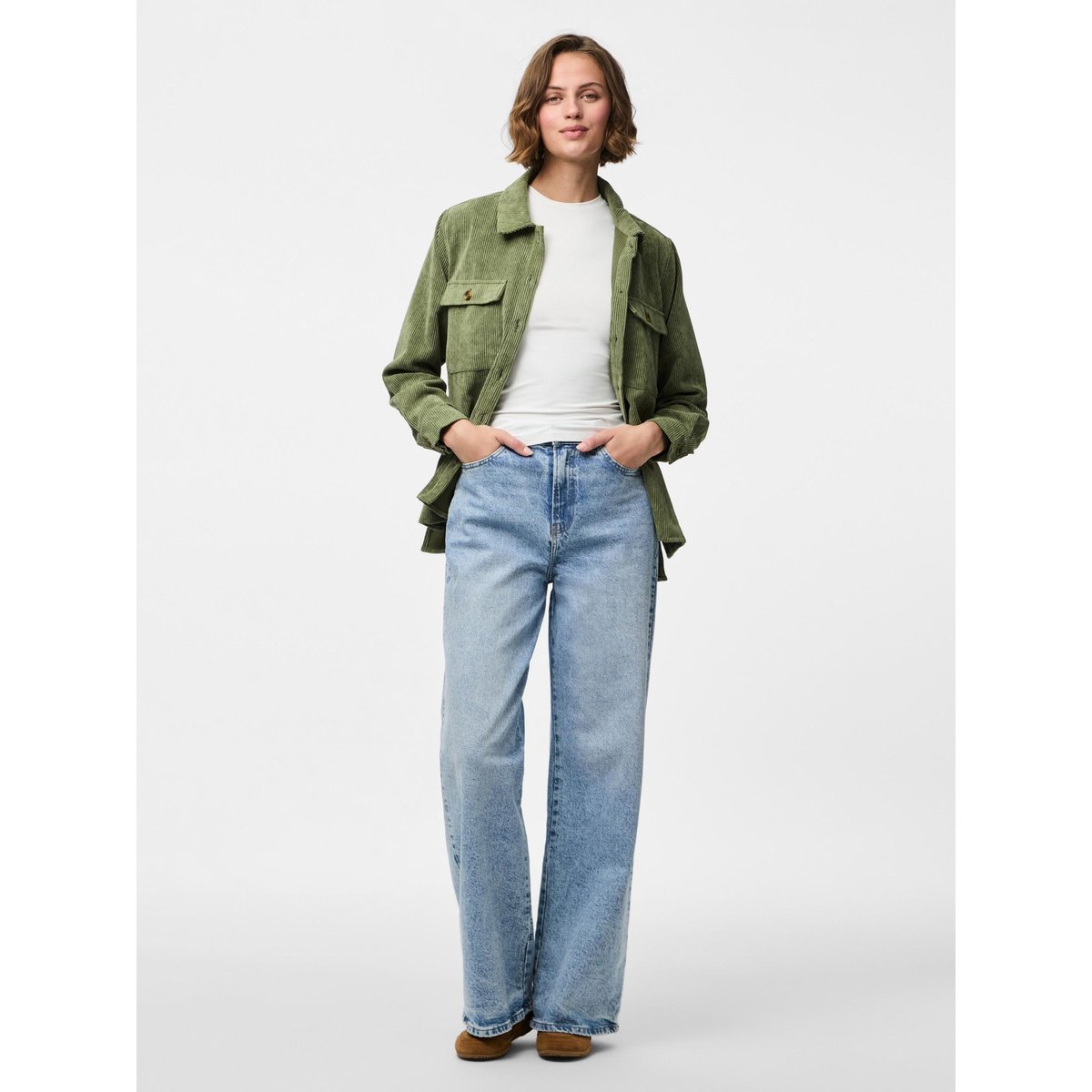 Chemise olivine, PIECES
