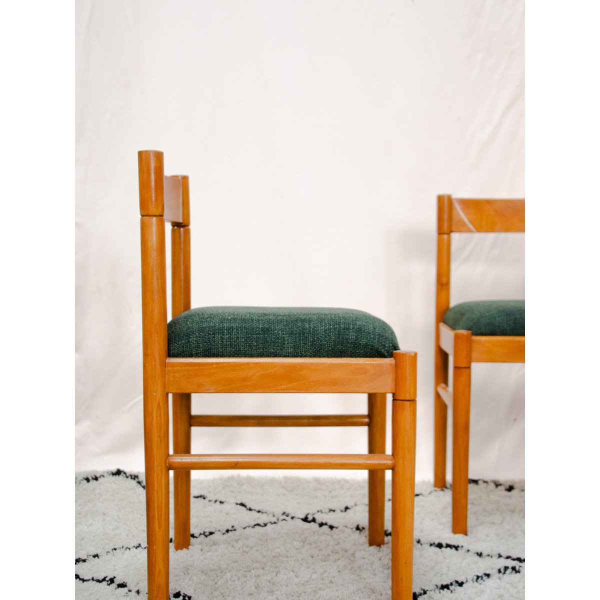 Lot de 6 chaises en hêtre Alma N°2135 - Bon état bois clair, DEBONGOUT