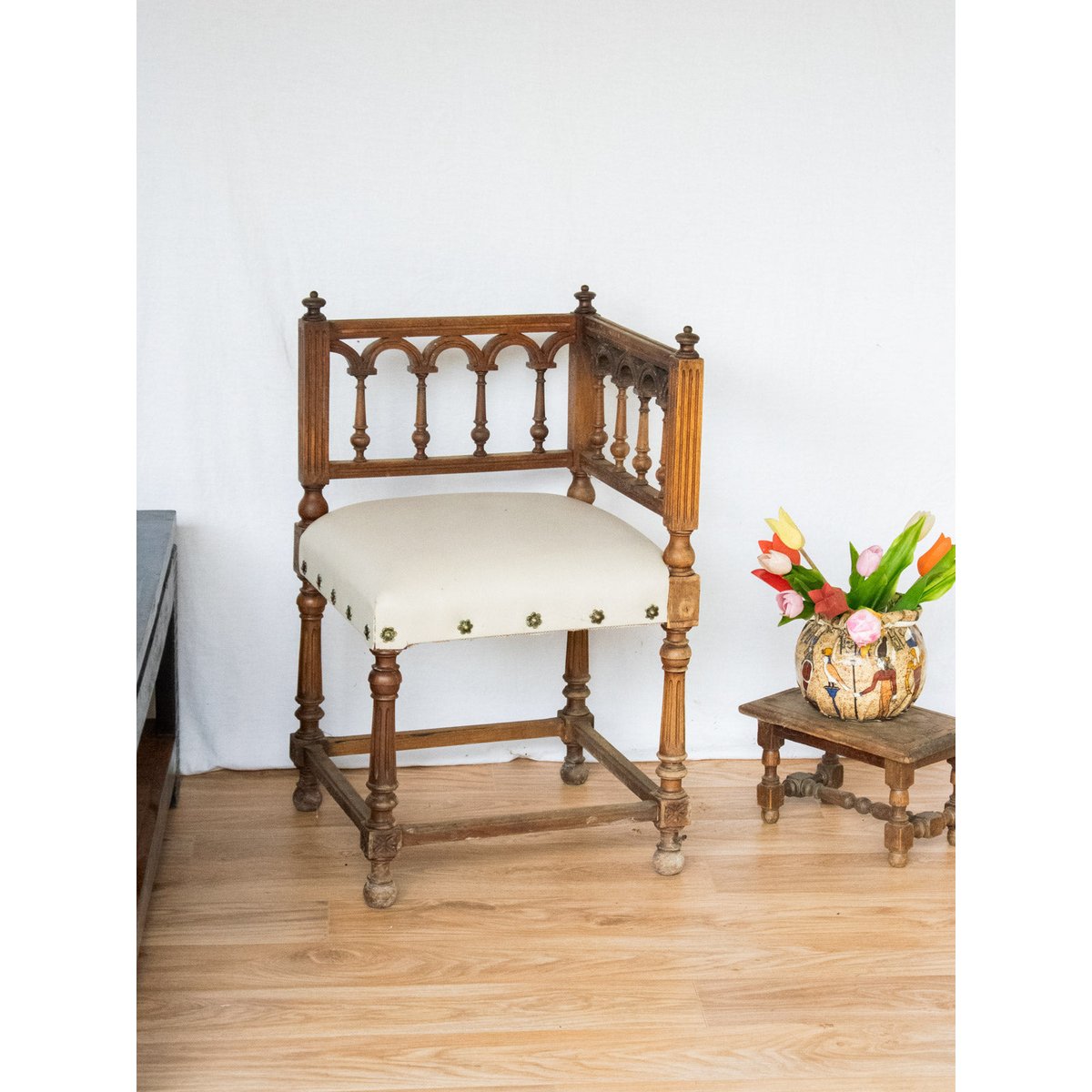 Chaise d'angle en cuir Claude N°882 - Bon état crème, DEBONGOUT