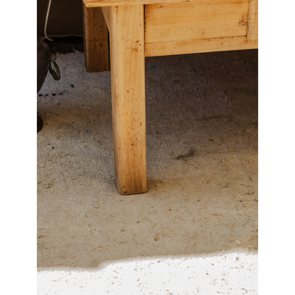 Table basse en bois Léonie N°1058 - Bon état bois clair, DEBONGOUT