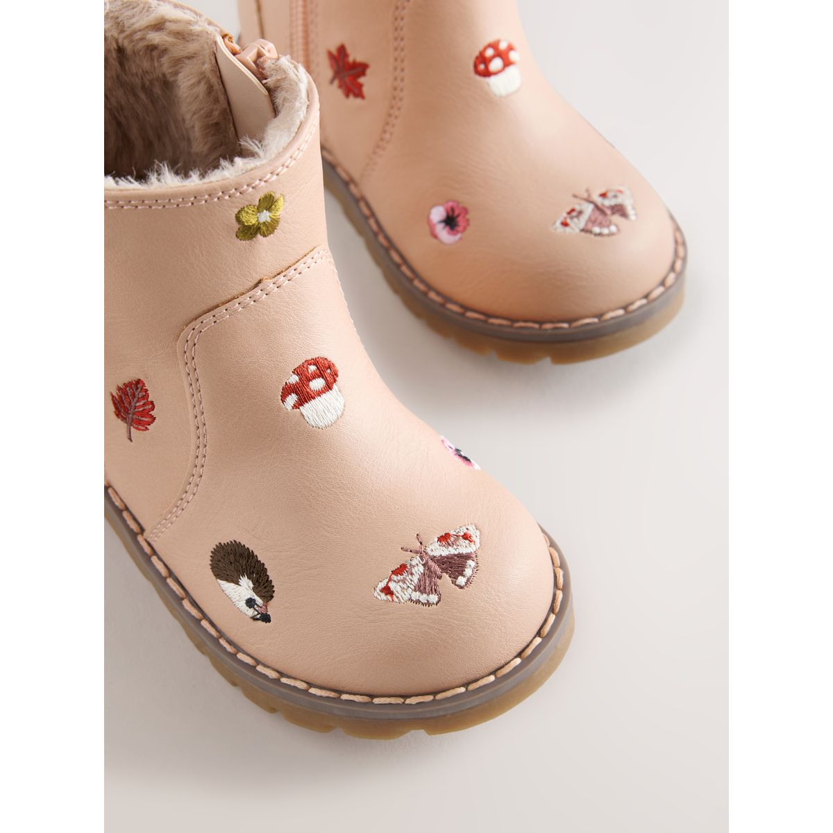 Bottines chelsea zippées à glands broderie rose, NEXT