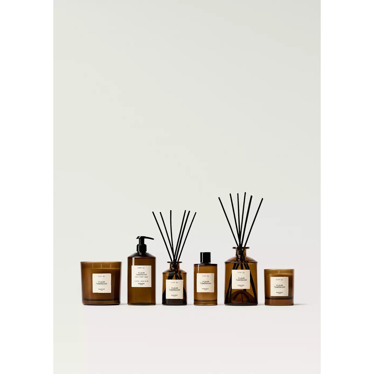Bougie parfumée FLEUR TUBÉREUSE 500 g marron, MANGO HOME