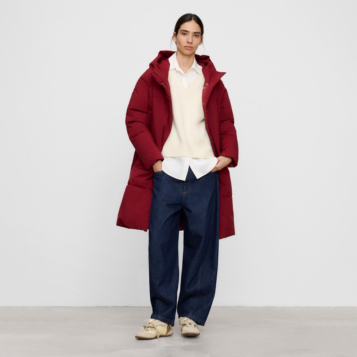Manteau long matelassé à capuche rouge foncé, ADOLFO DOMINGUEZ