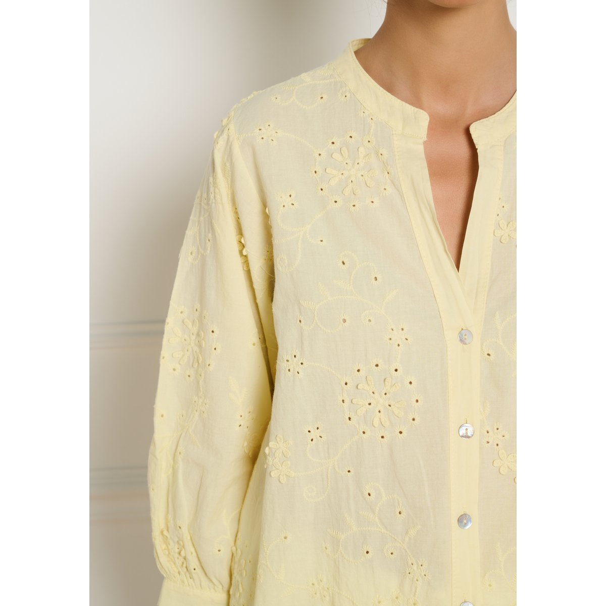Blouse brodée aérienne jaune pastel, LOLALIZA