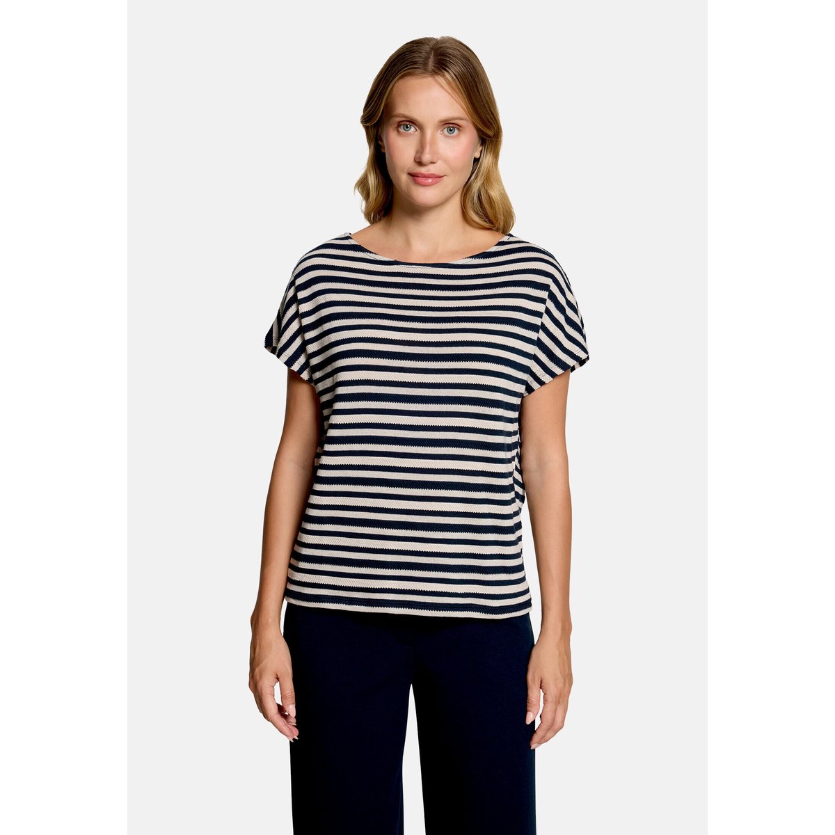 T-shirt à rayures à encolure bateau dark blue/nature, BETTY BARCLAY
