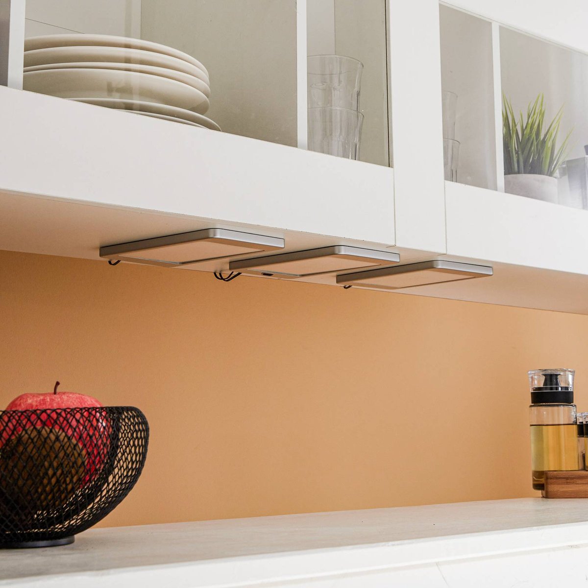Lampes sous meuble moderneLED, Svela argenté, LINDBY