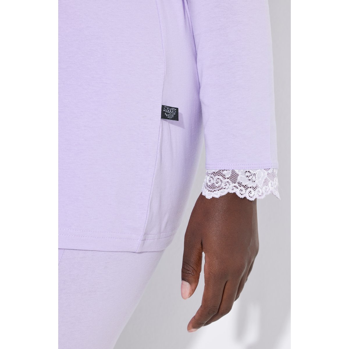 Pyjama avec dentelle et boutons lavande tendre, ULLA POPKEN