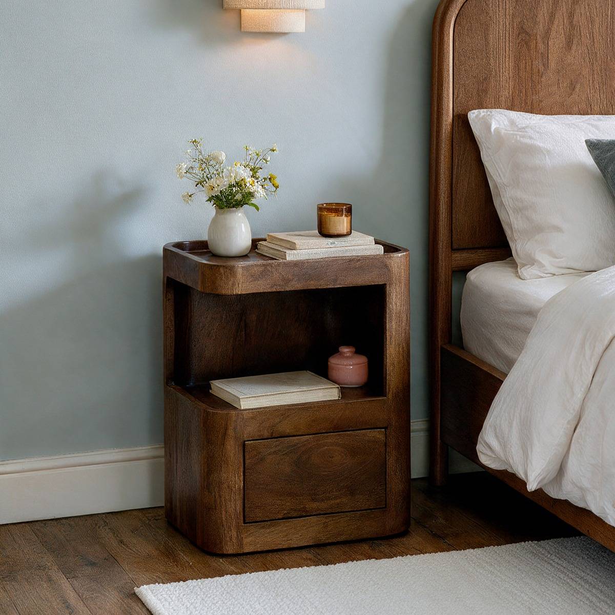 Table de chevet niche gauche en bois de manguier MAORA bois foncé, MADE IN MEUBLES