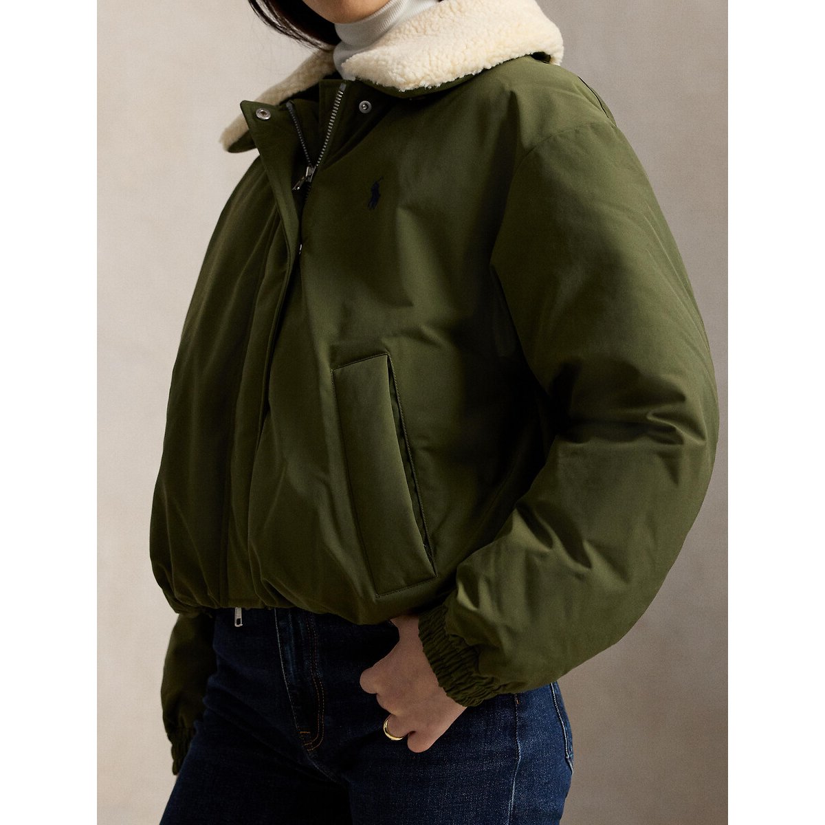Kurze Daunenjacke mit Sherpa-Kragen khaki oliv, POLO RALPH LAUREN