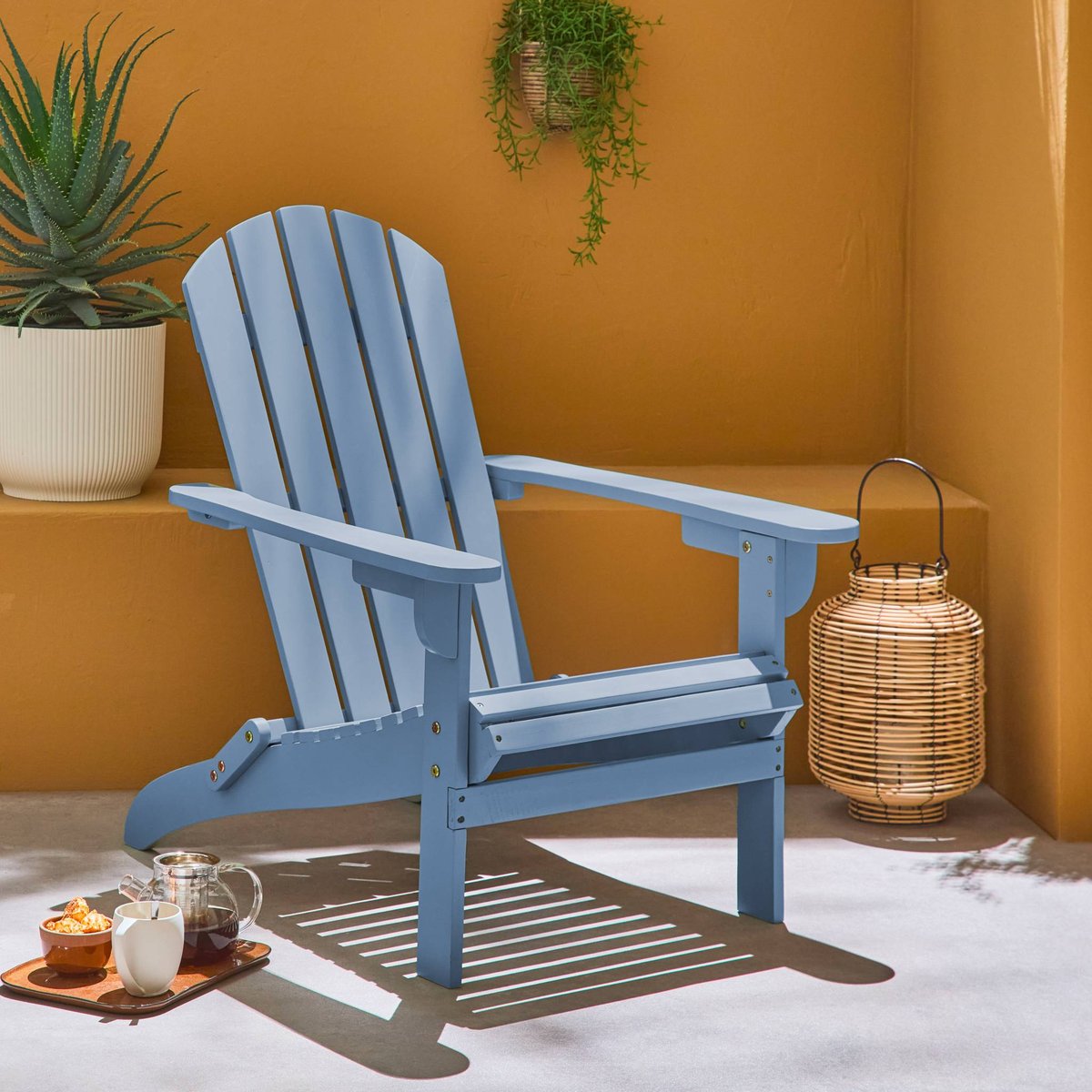Fauteuil bois d'acacia avec accoudoirs KERINA bleu, SWEEEK