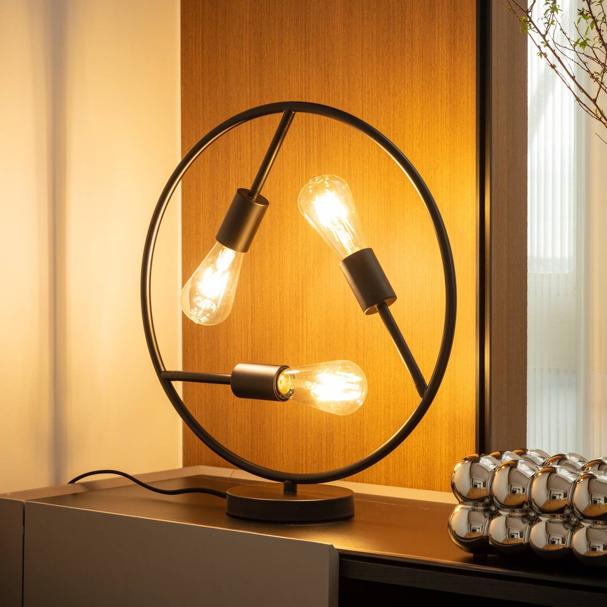 Lampe à poser en métal design, Linnard noir, LUCANDE