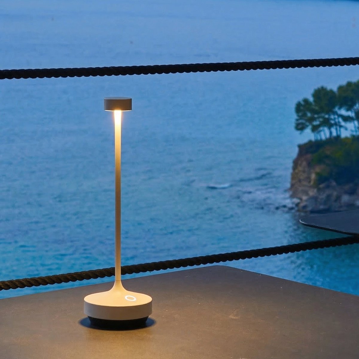 6 Lampe de table RUBY + Socle de charge blanc, LUMISKY