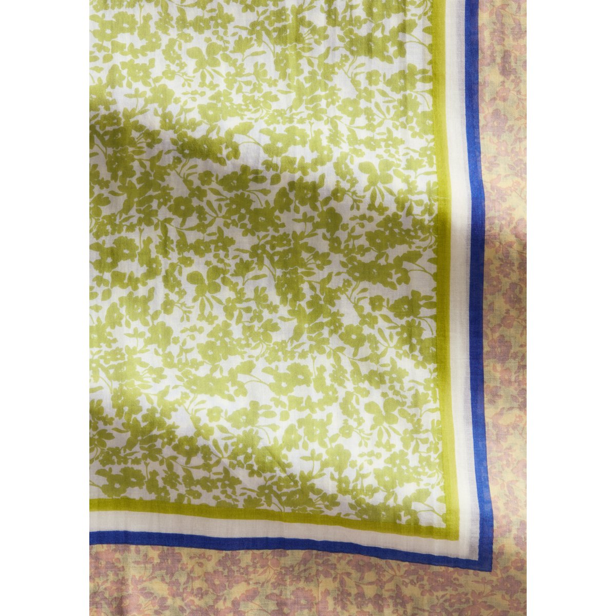 Foulard à l'imprimé allover avec TENCEL™ Lyocell vert, MARC O'POLO