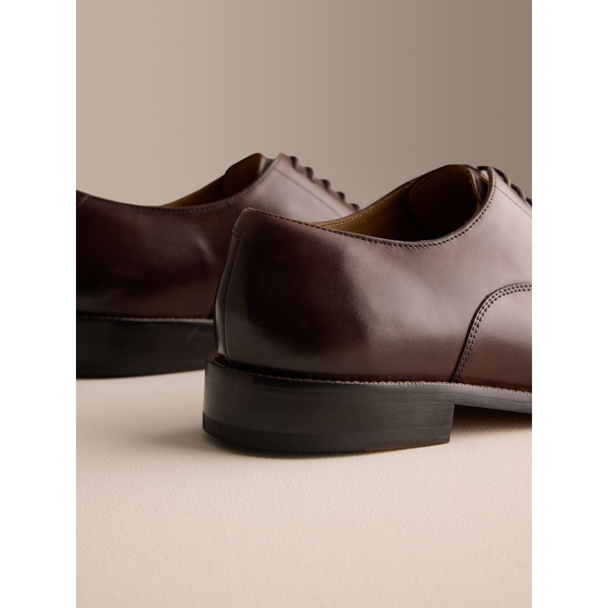 Chaussures oxford en cuir avec bout renforcé signature marron foncé, NEXT