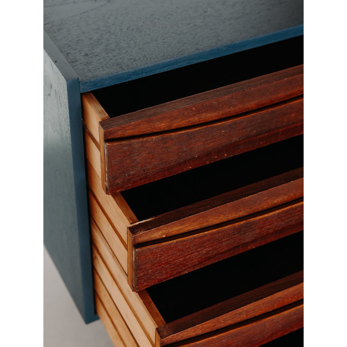 Enfilade aux multiples rangements Margaret N°780 - Bon état bois foncé, DEBONGOUT