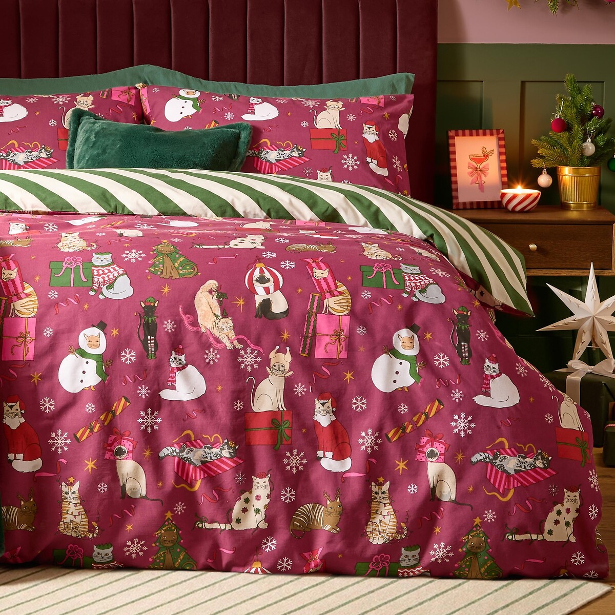 Feline Festive Reversible Christmas Duvet Cover and Pillowcase Set multi-coloured, FURN.