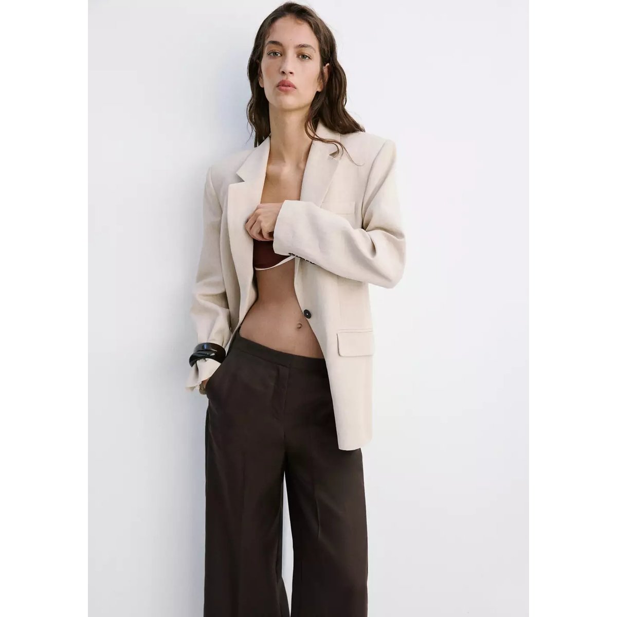 Pantalon lyocell taille haute chocolat, MANGO