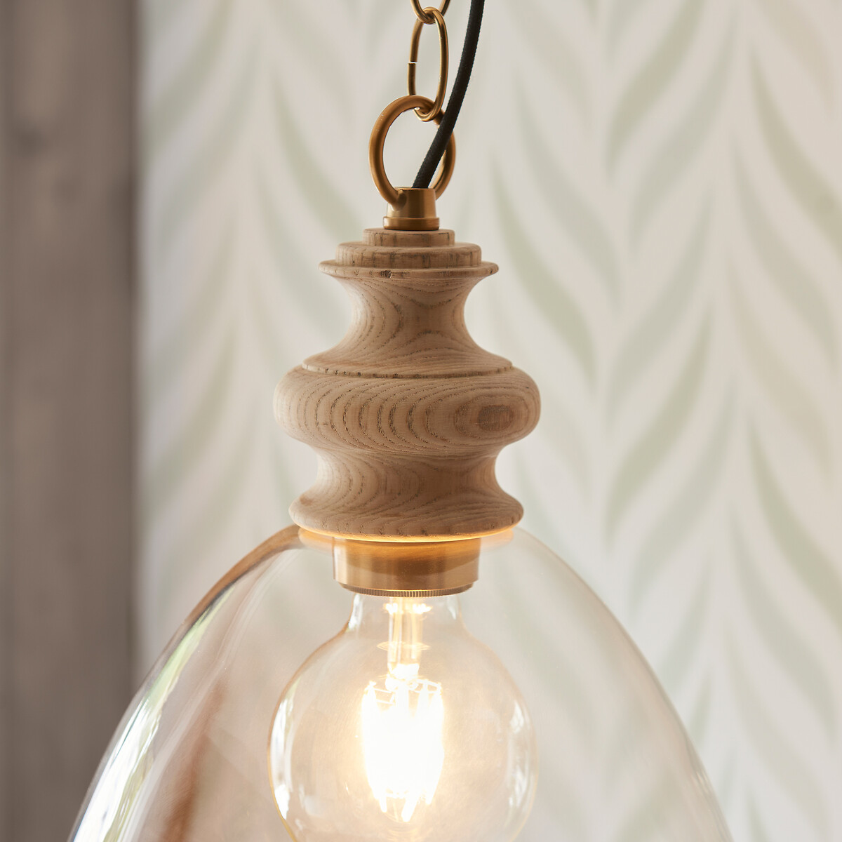 Clover Chain Drop Pendant Light in Natural Ash natural, ÉDITÉ