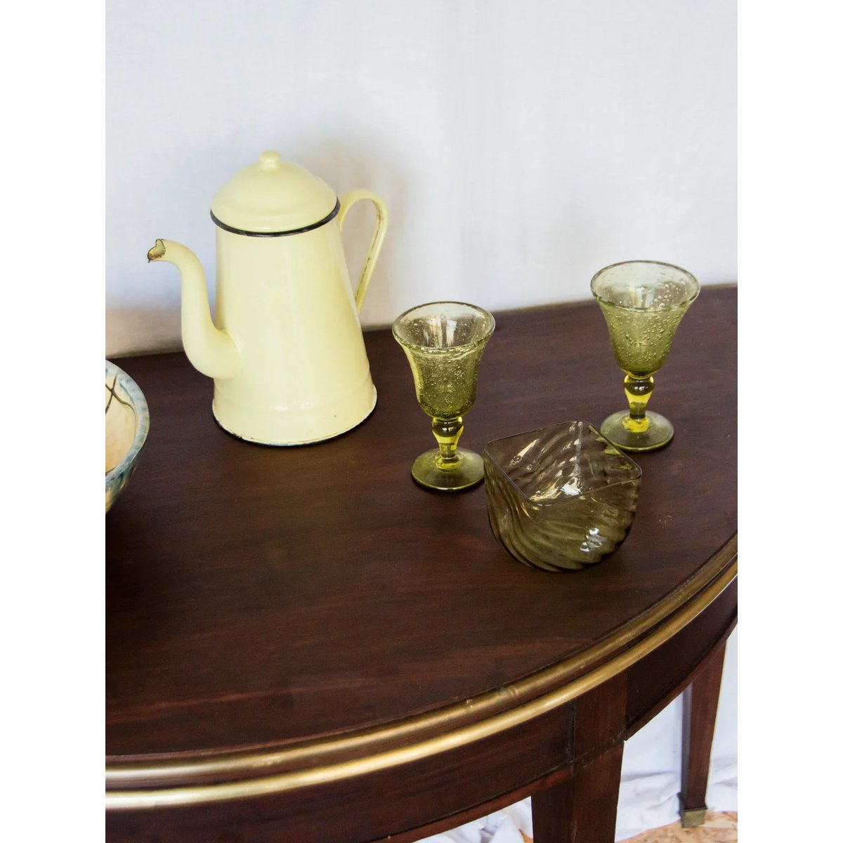 Table à manger demi-lune en cuir Romy N°651 - Bon état bois foncé, DEBONGOUT