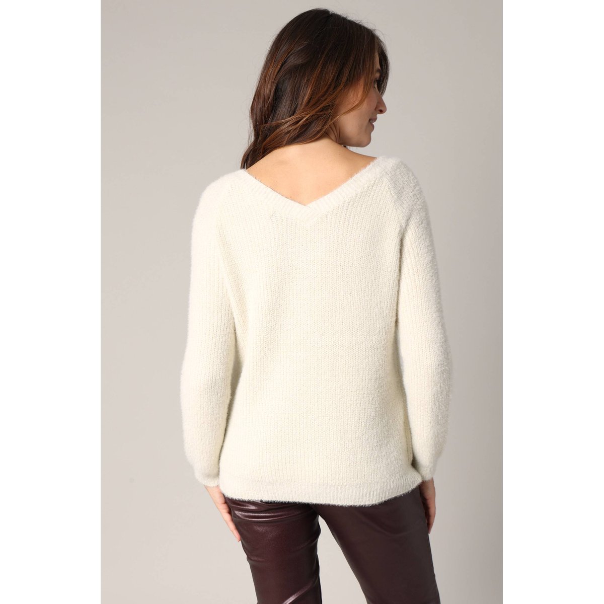 Pull doux à col en v en maille duveteuse ARMELLE ecru, DEELUXE