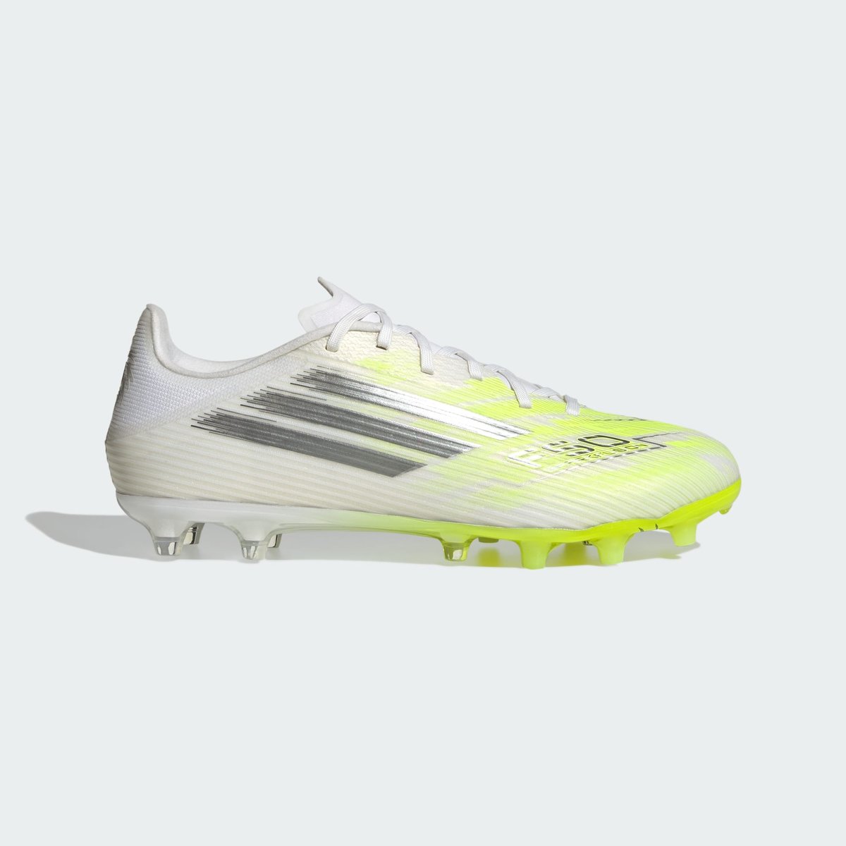 Chaussures De Football Basse F50 Sparkfusion League Terrain Souple / Terrain Synthétique Femmes cloud white / iron metallic / hi-res yellow, adidas Performance