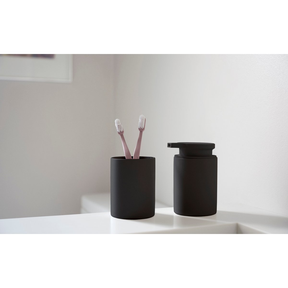 Distributeur de savon KARMA noir, ZONE DENMARK