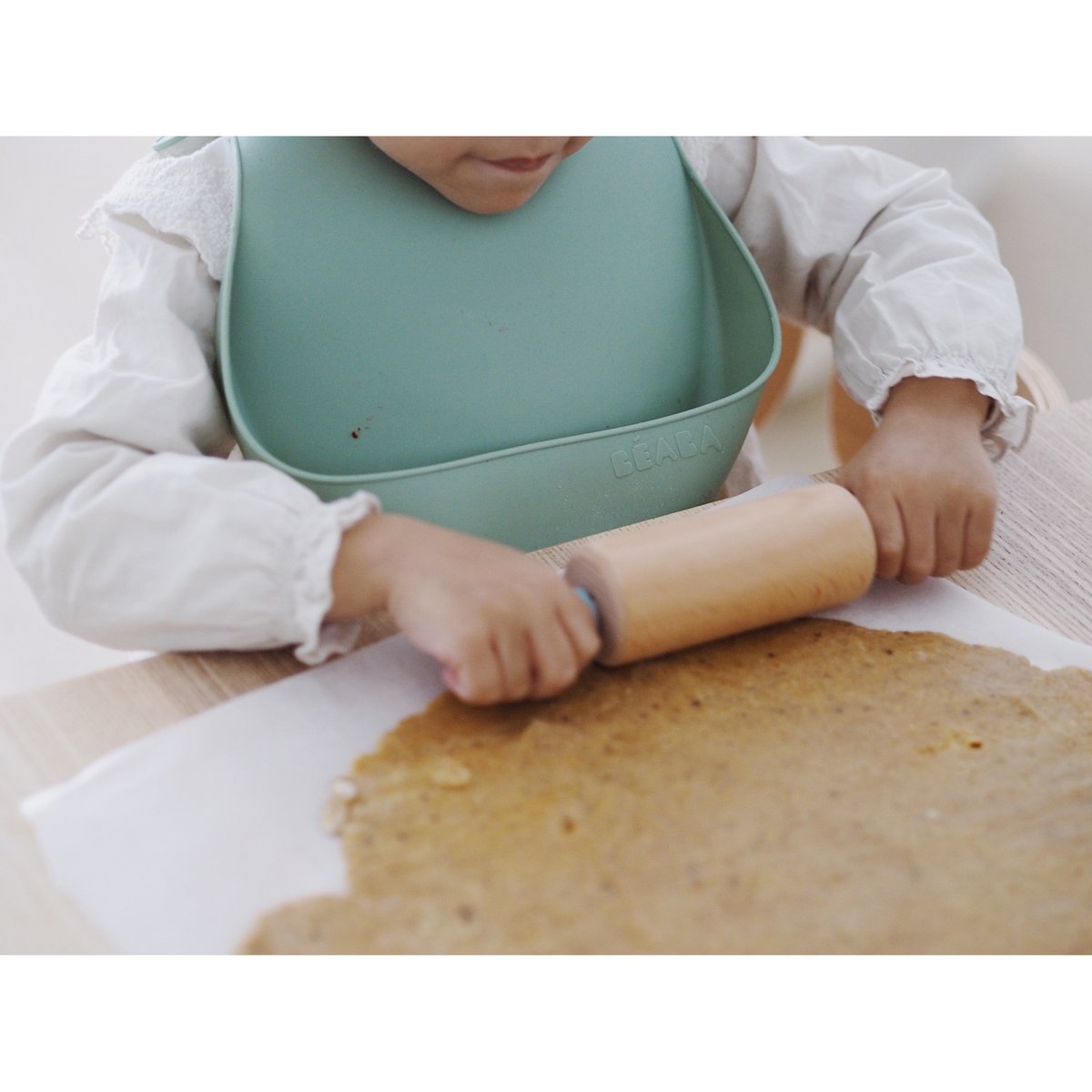 Bavoir silicone récupérateur réglable vert sauge, BEABA