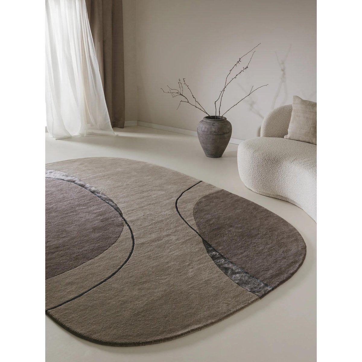 Tapis de laine tufté main SHAPE taupe, BENUTA
