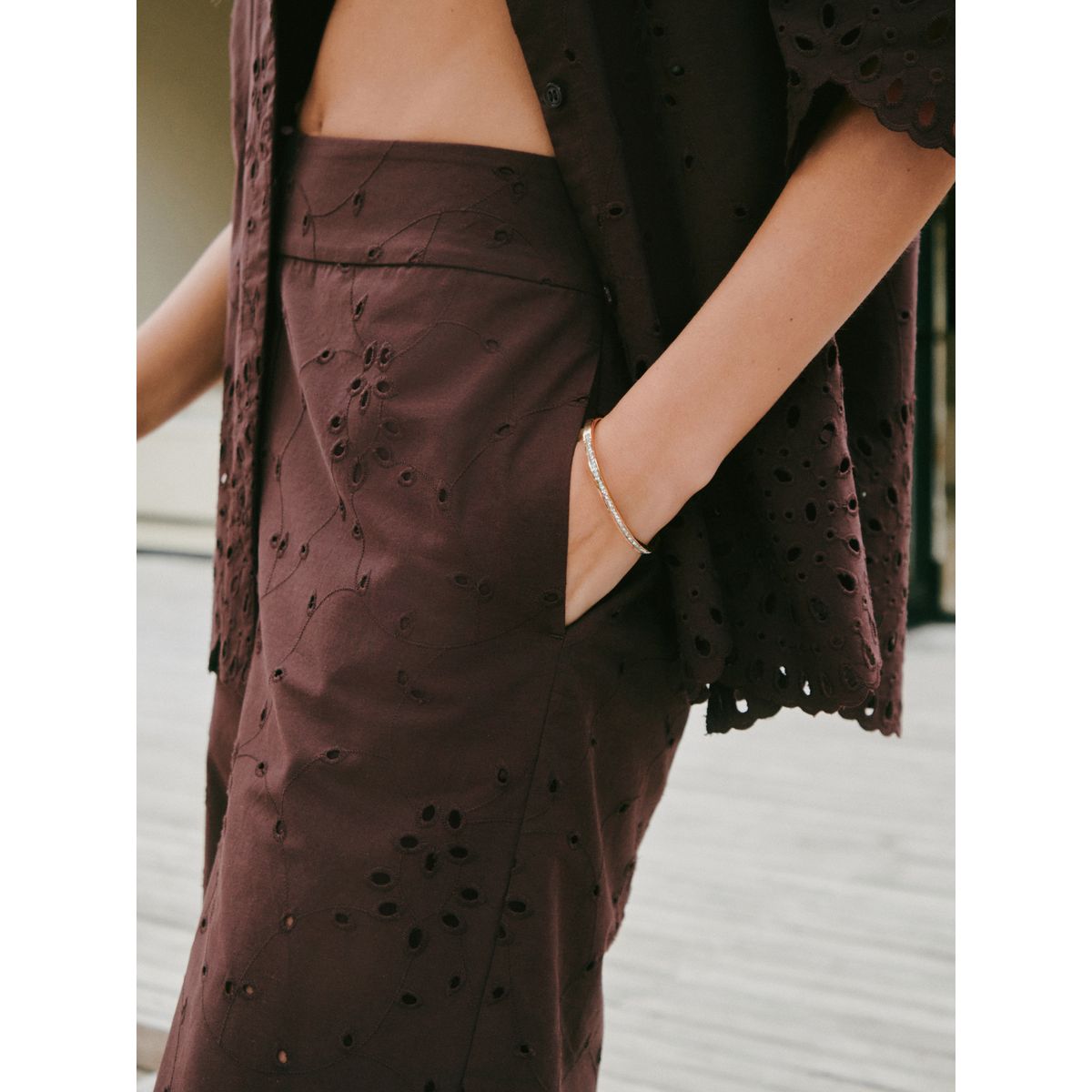 Pantalon large court avec broderie marron chocolat, NEXT