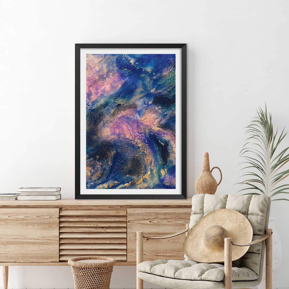 Poster rose nebuleux affiche + cadre en bois - noir, HEXOA