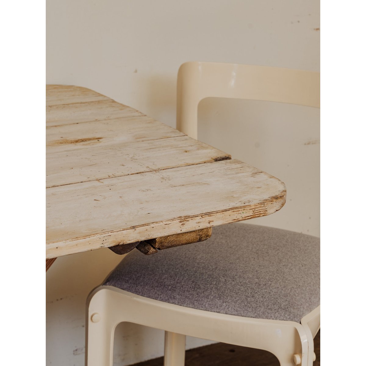 Table à manger pliante en bois Romy N°1388 - Bon état bois clair, DEBONGOUT