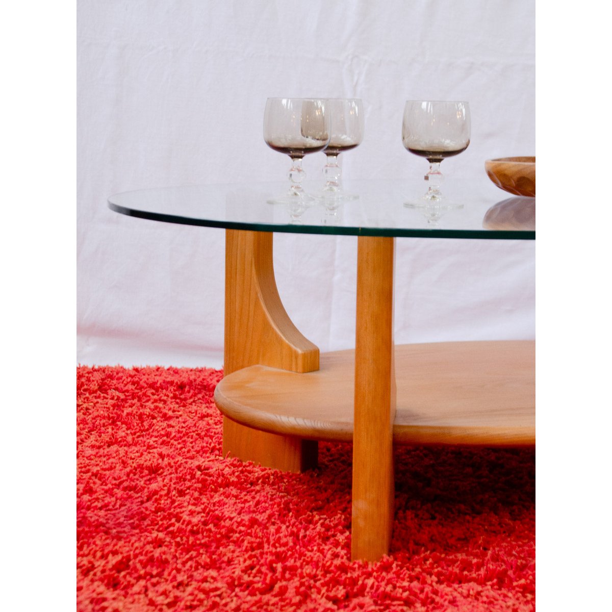 Table basse en pin et verre Donna N°1651 - Bon état bois clair, DEBONGOUT