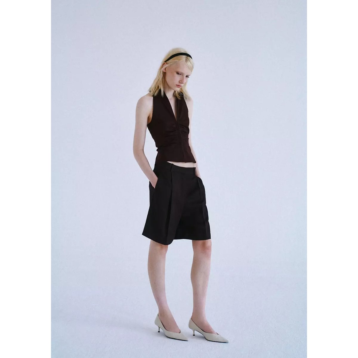 Top col en V froncé marron, MANGO